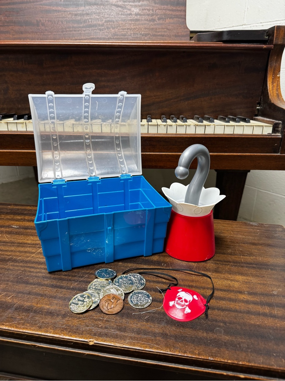 Kids Pirate Treasure Set - Blue Chest with Red Hook Mug